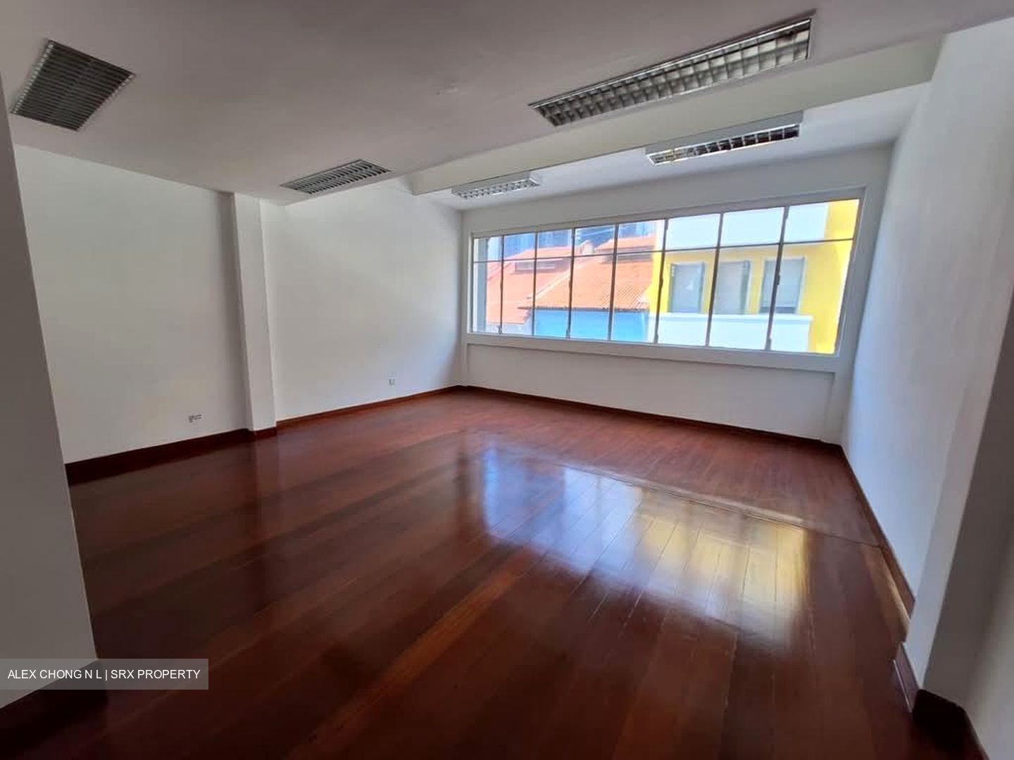 Tras Street (D2), Office #551224401